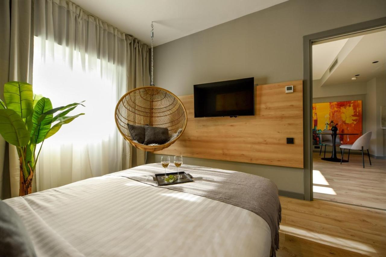 Luxury Apartment Near Radisson Hotel - Wall Projector & Modern Design 布加勒斯特 外观 照片