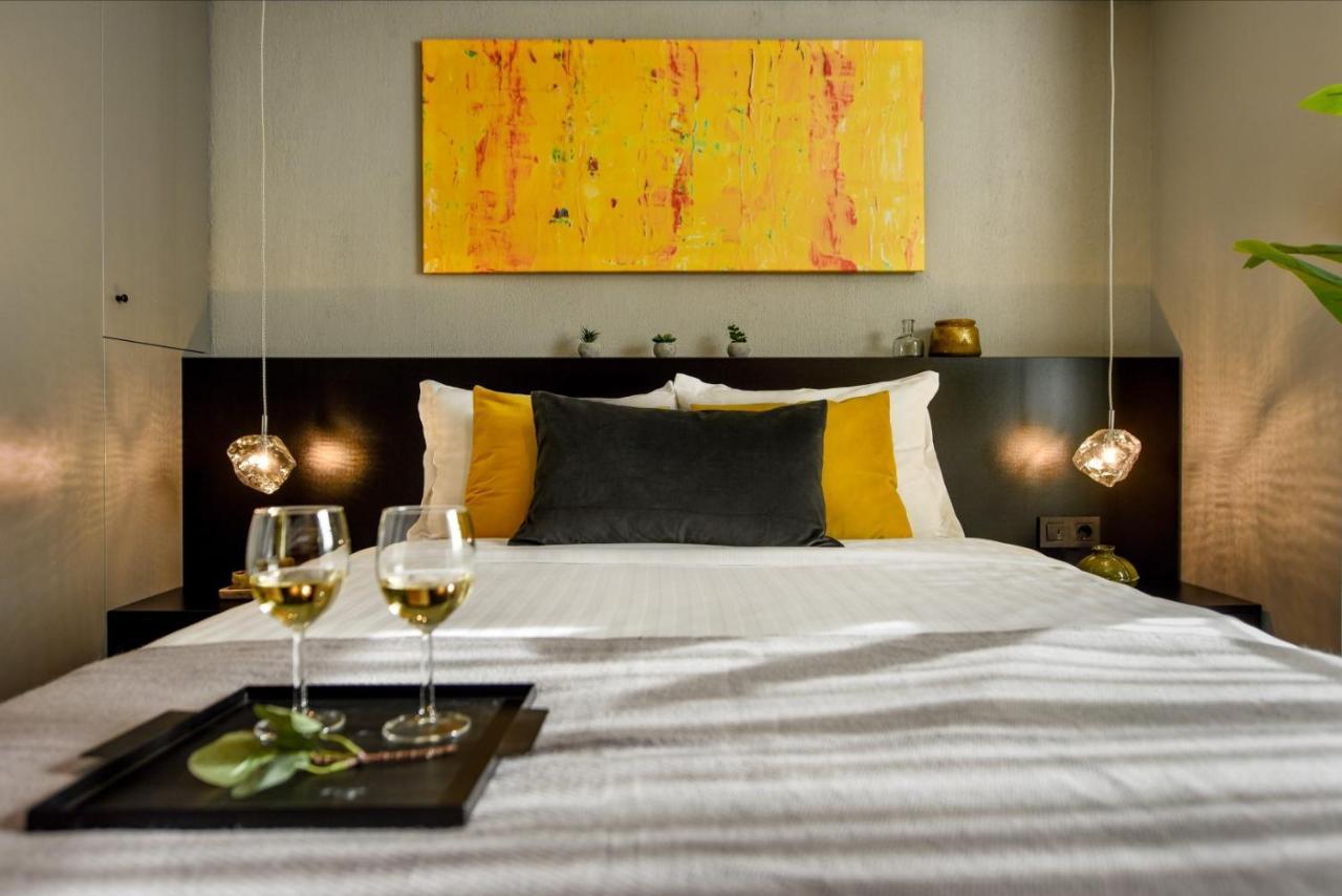 Luxury Apartment Near Radisson Hotel - Wall Projector & Modern Design 布加勒斯特 外观 照片