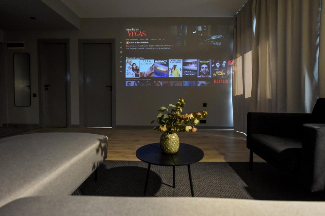 Luxury Apartment Near Radisson Hotel - Wall Projector & Modern Design 布加勒斯特 外观 照片