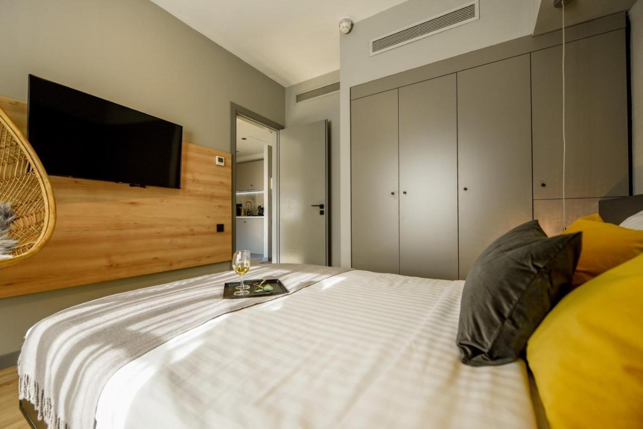 Luxury Apartment Near Radisson Hotel - Wall Projector & Modern Design 布加勒斯特 外观 照片