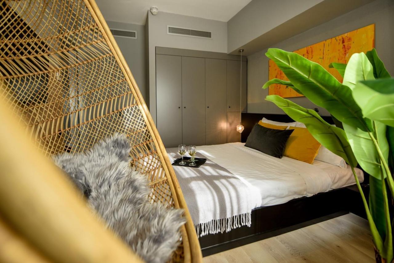 Luxury Apartment Near Radisson Hotel - Wall Projector & Modern Design 布加勒斯特 外观 照片